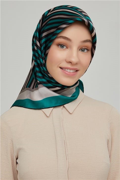 Armine Sura İpek Eşarp 21Ka8633 05