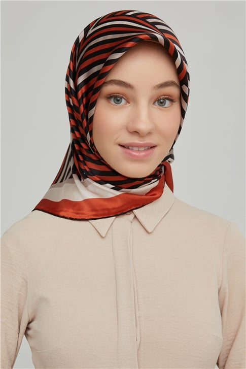Armine Sura İpek Eşarp 21Ka8633 08