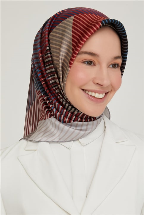 Armine Sura İpek Eşarp 21Ka8635 39