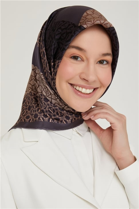 Armine Sura İpek Eşarp 21Ka8638 11