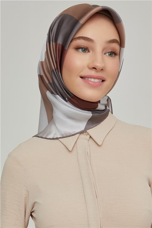 Armine Sura İpek Eşarp 21Ka8646 06