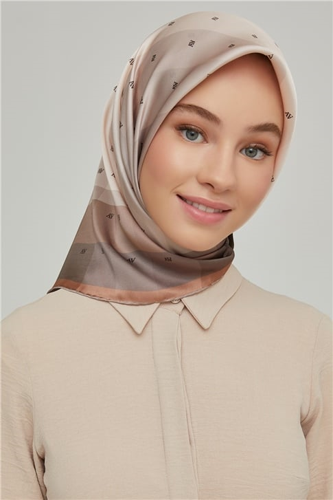 Armine Sura İpek Eşarp 21Ka8652 03