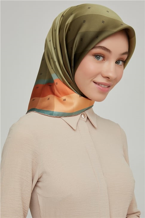 Armine Sura İpek Eşarp 21Ka8652 05