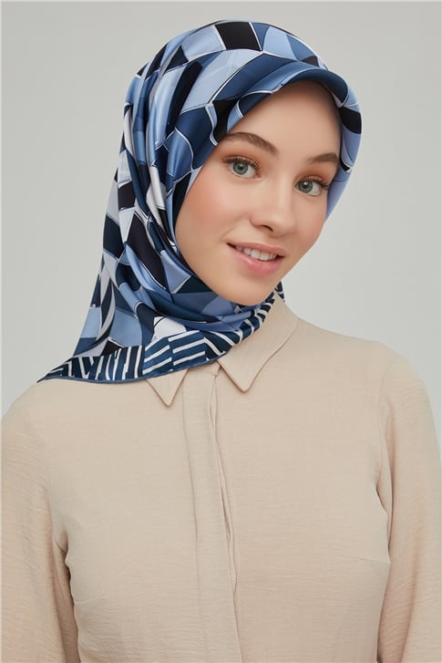 Armine Sura İpek Eşarp 21Ka8658 05