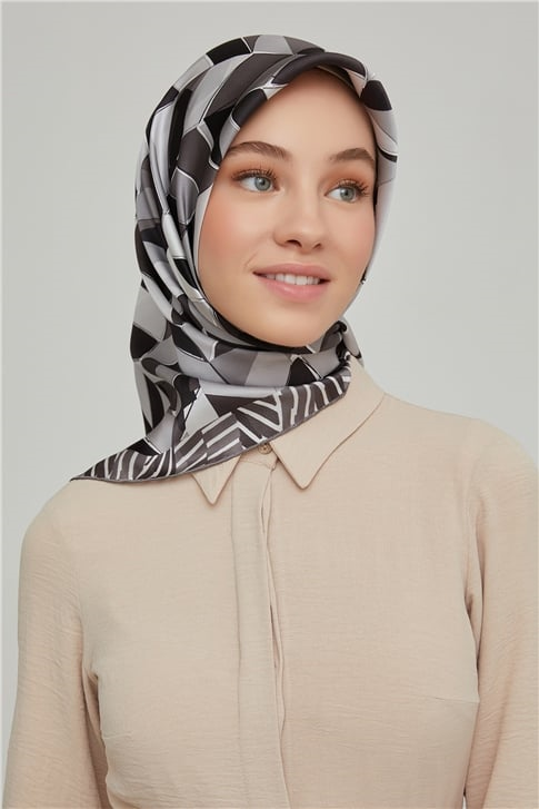 Armine Sura İpek Eşarp 21Ka8658 09
