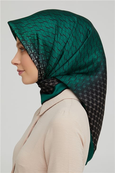 Armine Sura İpek Eşarp 21Ka8661 12