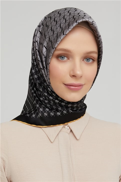 Armine Sura İpek Eşarp 21Ka8661 13