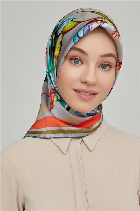 Armine Sura İpek Eşarp 21Ka8662 09