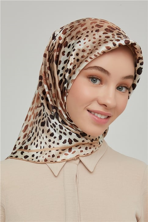 Armine Sura İpek Eşarp 21Ka8667 09