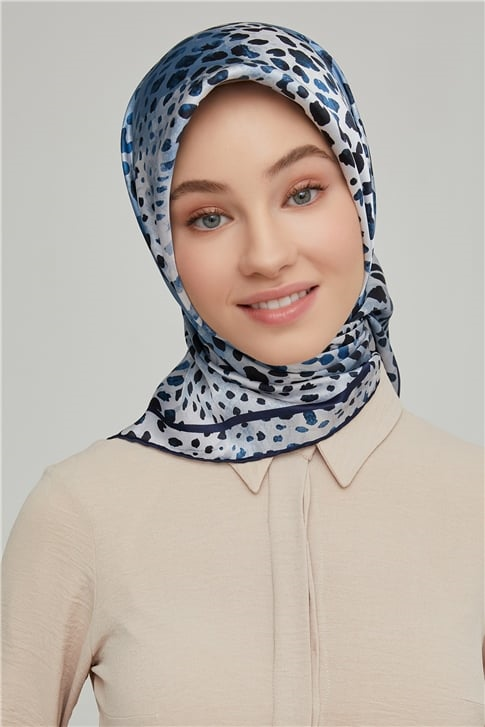 Armine Sura İpek Eşarp 21Ka8667 51