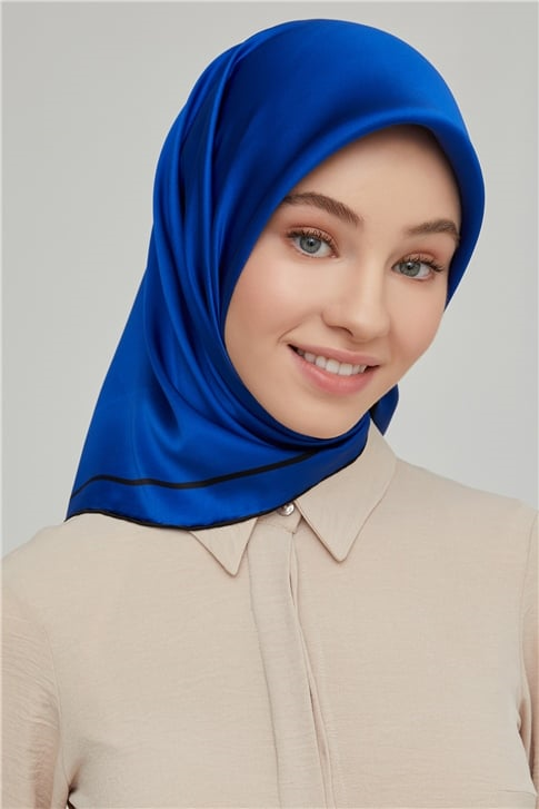 Armine Sura İpek Eşarp 21Ka8668 40