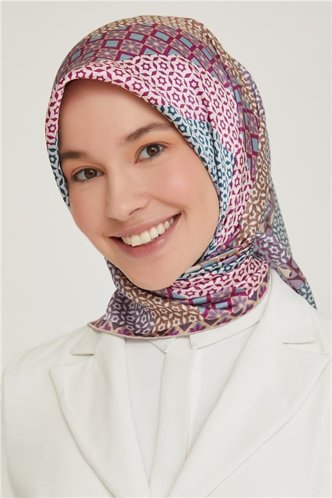 Armine Sura İpek Eşarp 21KA8669 02