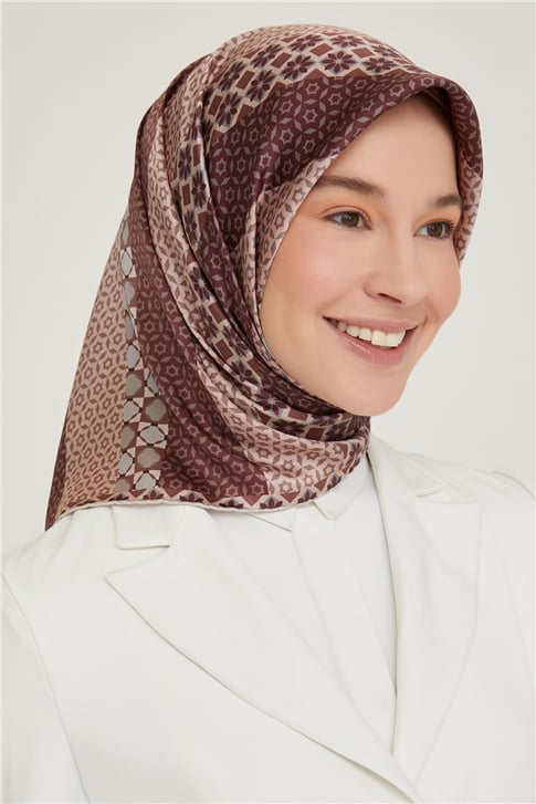 Armine Sura İpek Eşarp 21KA8669 05