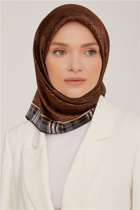 Armine Sura İpek Eşarp 22Ka8803 05