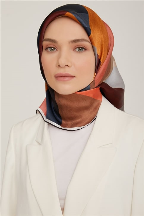 Armine Sura İpek Eşarp 22Ka8807 05