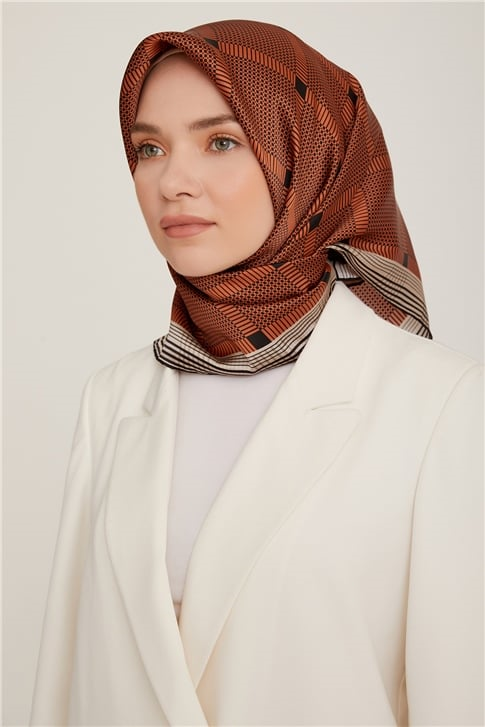 Armine Sura İpek Eşarp 22Ka8838 37