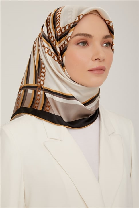 Armine Sura İpek Eşarp 22Ka8845 04