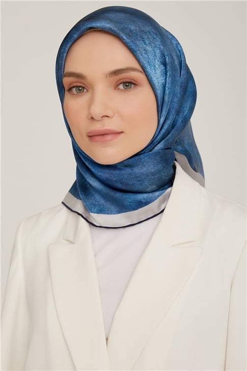 Armine Sura İpek Eşarp 22Ka8849 05