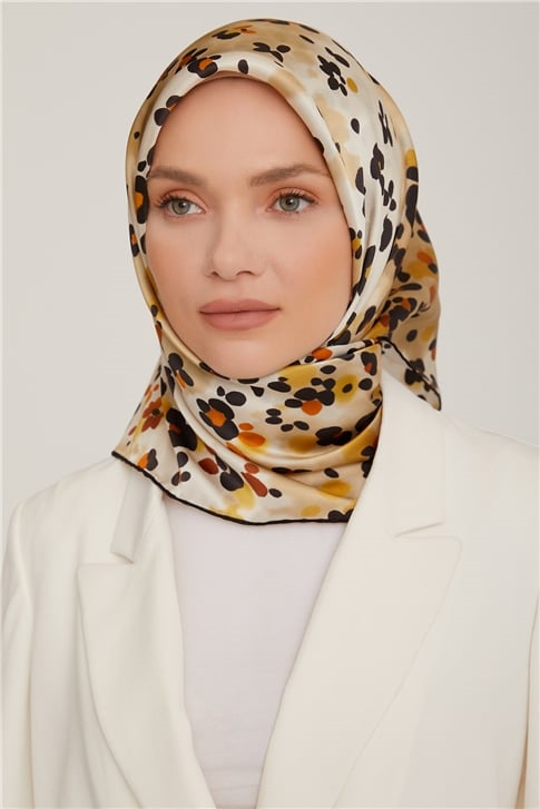 Armine Sura İpek Eşarp 22Ka8853 05