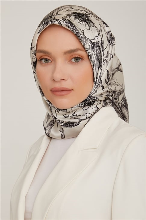 Armine Sura İpek Eşarp 22Ka8854 02