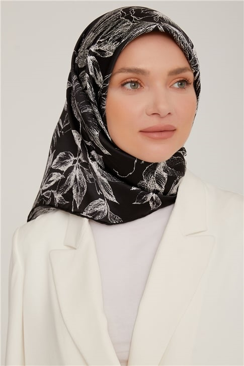 Armine Sura İpek Eşarp 22Ka8854 05