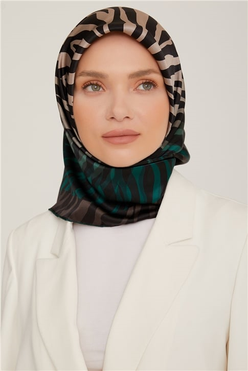 Armine Sura İpek Eşarp 22Ka8856 2 04