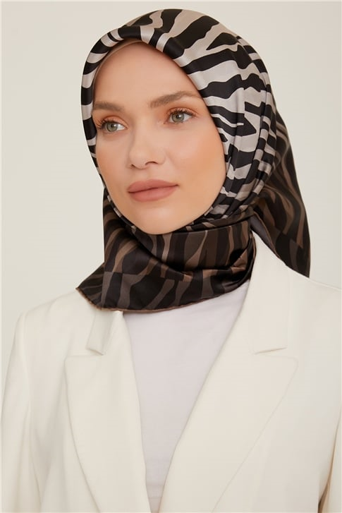 Armine Sura İpek Eşarp 22Ka8856 2 05