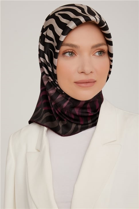 Armine Sura İpek Eşarp 22Ka8856 2 06