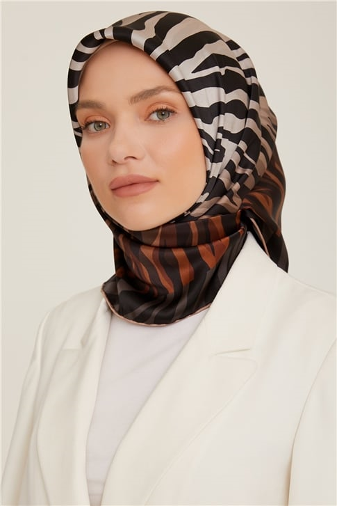 Armine Sura İpek Eşarp 22Ka8856 2 09