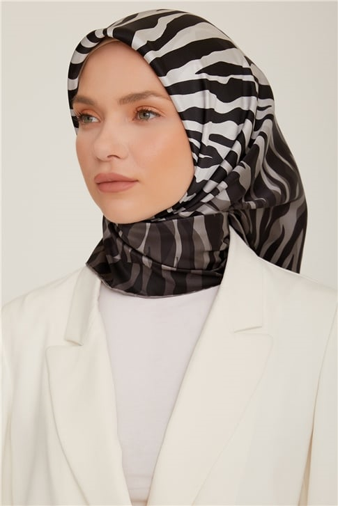 Armine Sura İpek Eşarp 22Ka8856 2 53