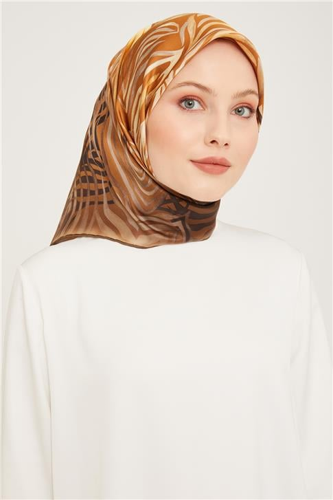 Armine Sura İpek Eşarp 23Ka9038 03