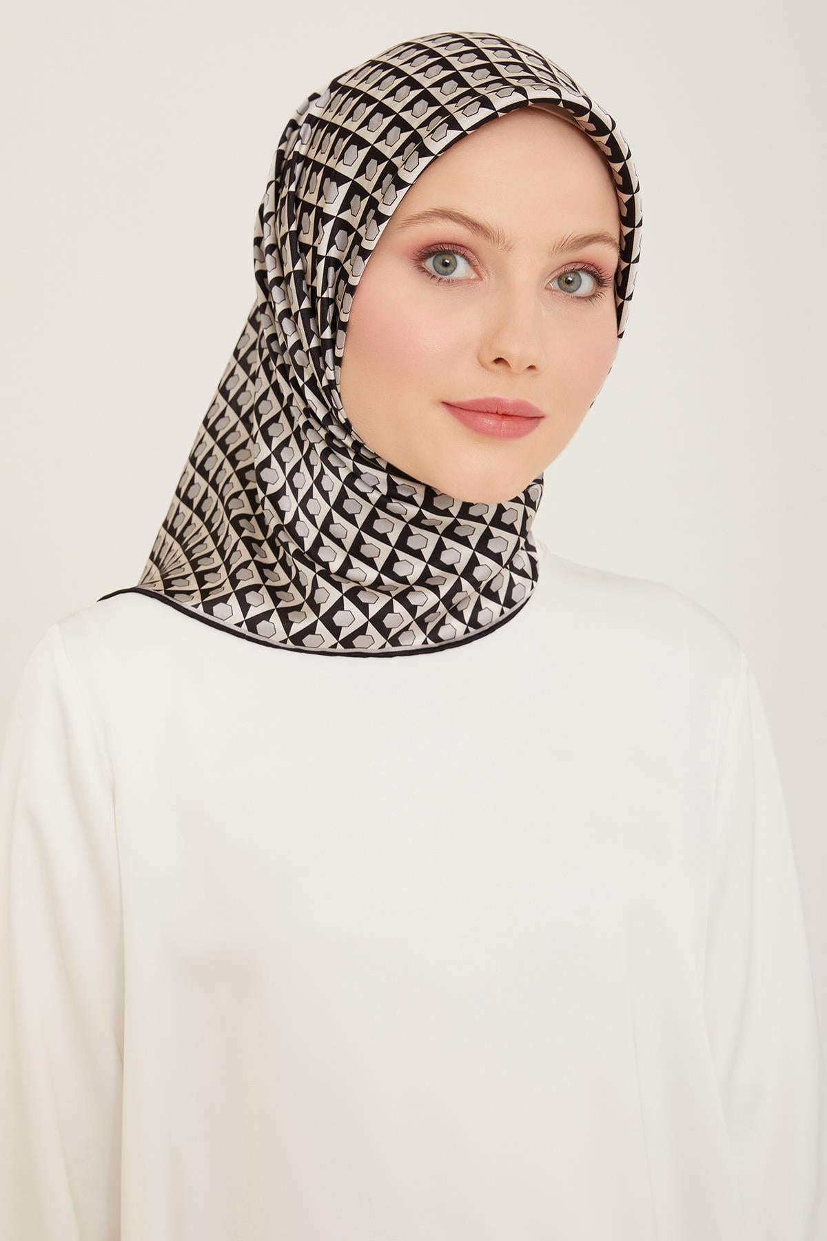 Armine Sura İpek Eşarp 9109-84