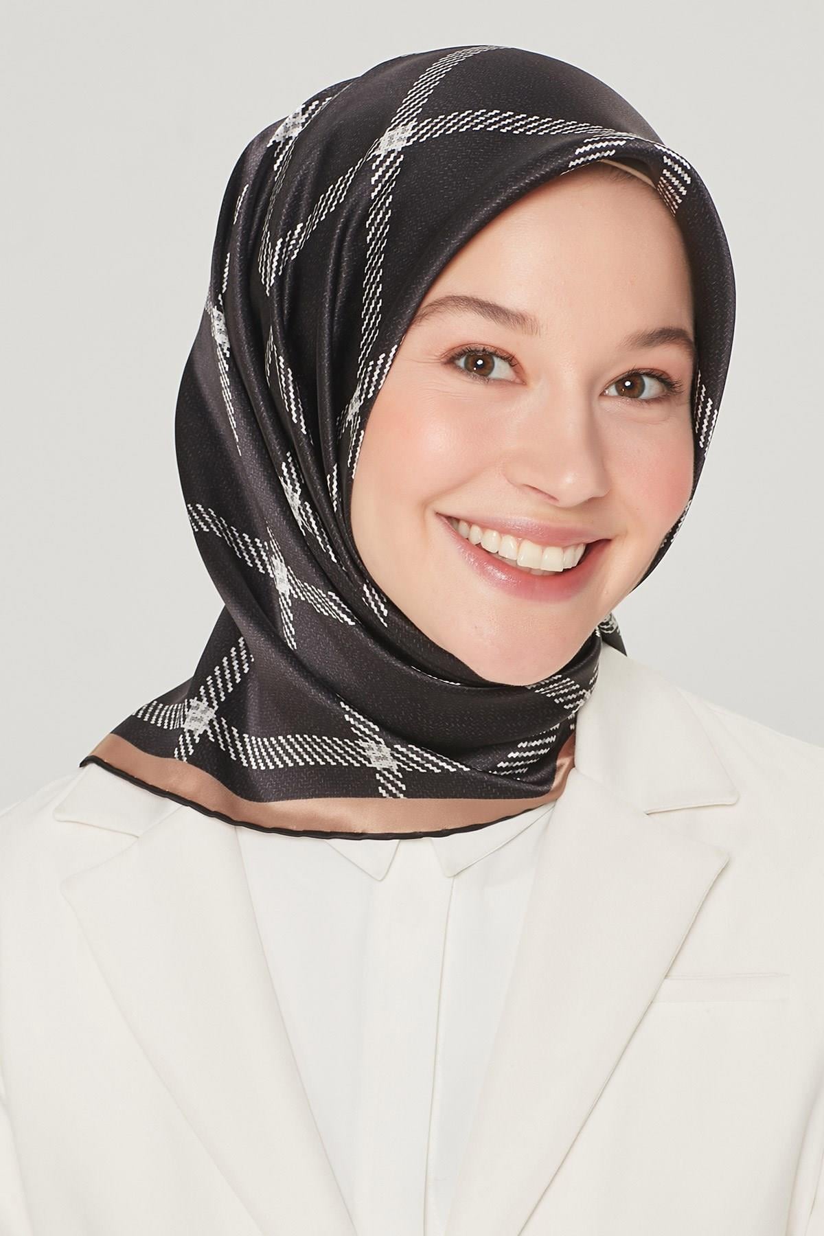 Armine Yeni Sezon 2022 İlkbahar Yaz Serisi %100 İPEK Twill Eşarp Modelleri Tesettür Nağme Ürünü 8564D-01
