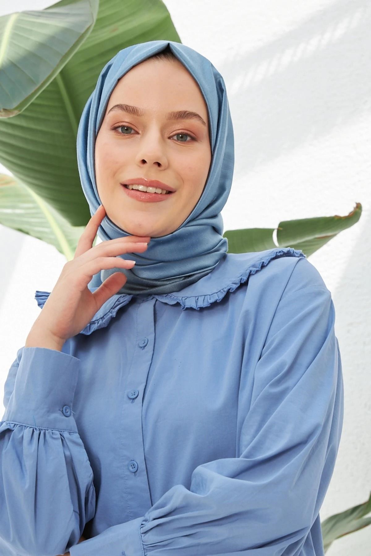 Buz Mavisi Siyah Düz Çift Taraflı İpek Şal Modeli