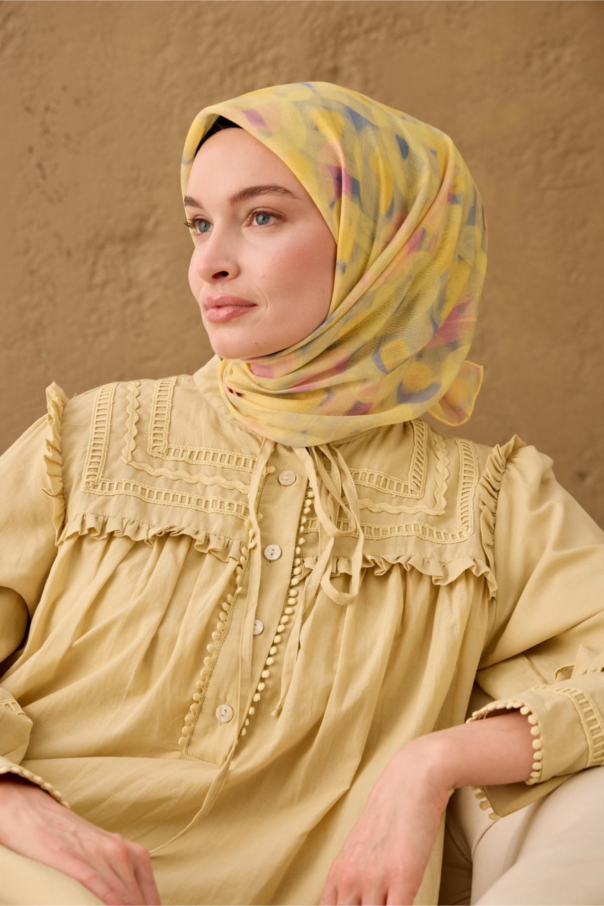 İnce Pamuk Soft Eşarp Bebe Mavi-Sarı-Pembe Desenli Kaymaz Tok Duruşlu 90x90