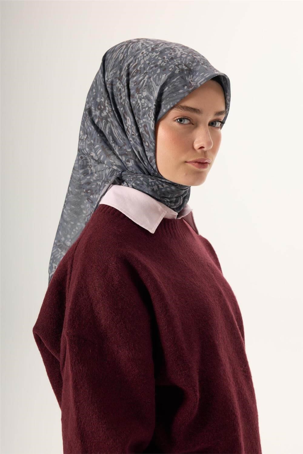 İnce Pamuk Soft Eşarp Gri-Füme Desenli Tok Duruşlu Kaymaz 90x90
