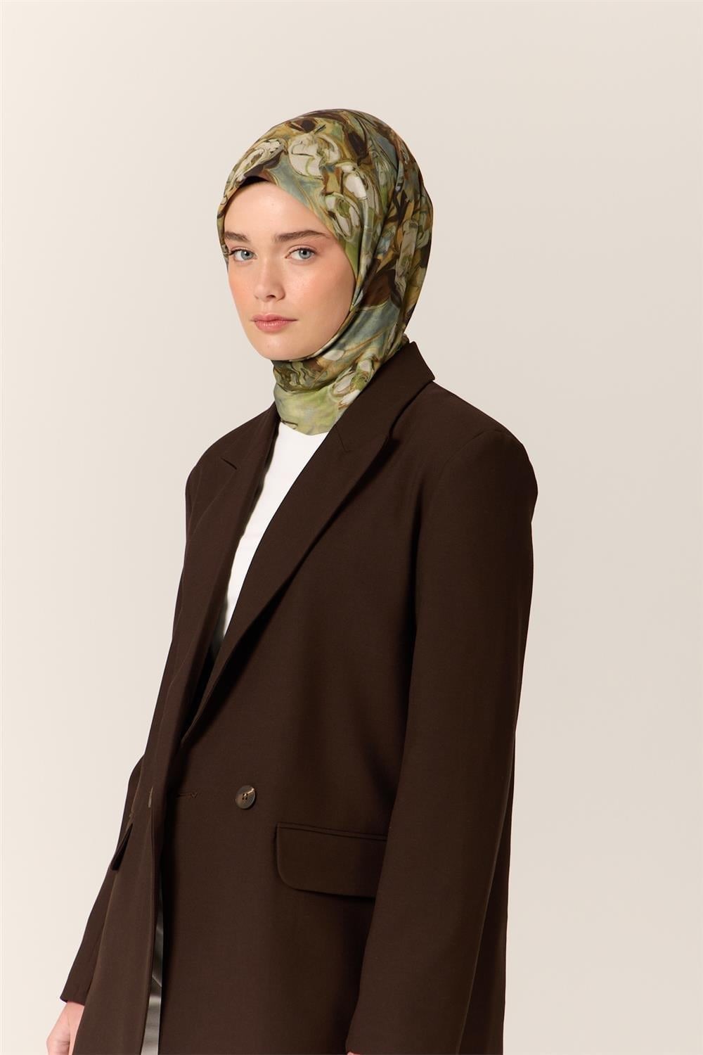 İnce Pamuk Soft Eşarp Haki-Fıstık Yeşili Desenli Kaymaz Dokulu Tok Duruşlu 90x90