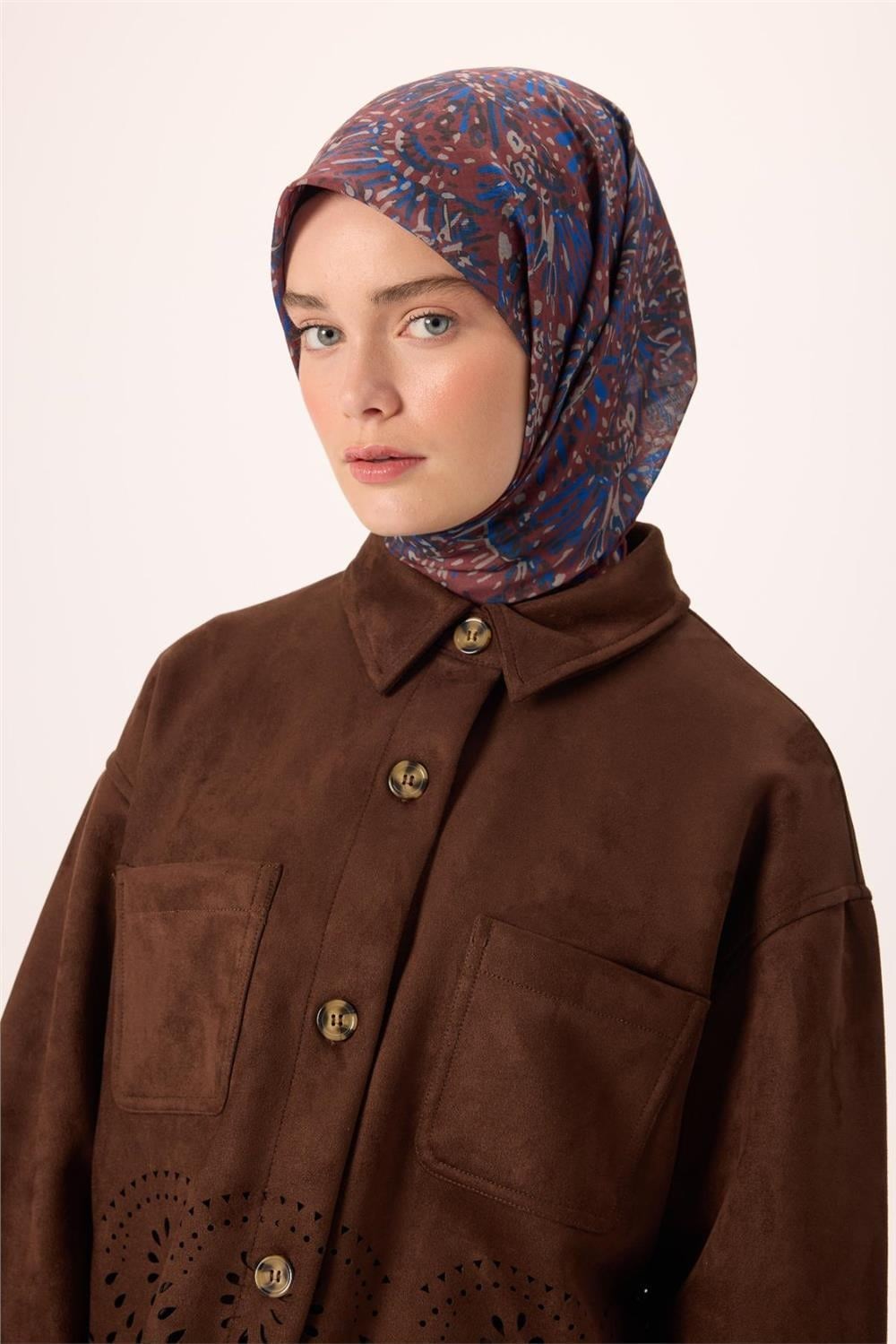 İnce Pamuk Soft Eşarp Kahverengi-Saks Desenli Kaymaz Dokulu Tok Duruşlu 90x90