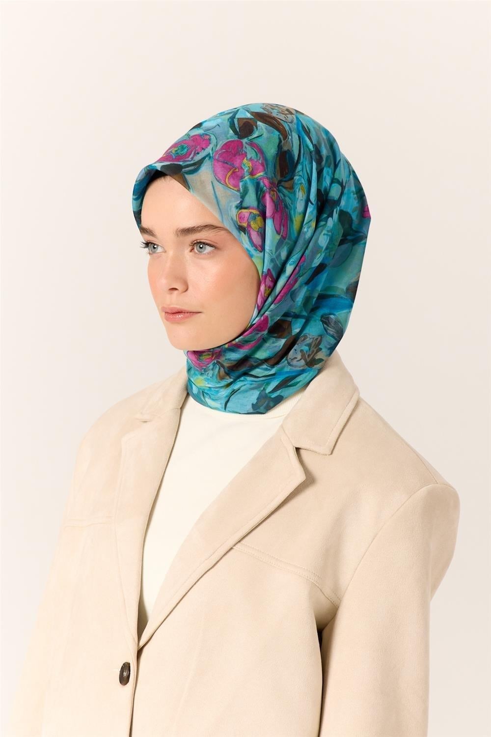 İnce Pamuk Soft Eşarp Mavi-Bebe Mavi Desenli Kaymaz Dokulu Tok Duruşlu 90x90