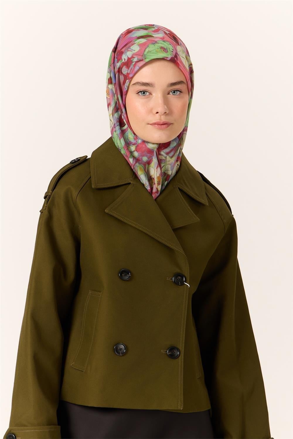 İnce Pamuk Soft Eşarp Narçiçeği-Mint Yeşili Desenli Kaymaz Dokulu Tok Duruşlu 90x90