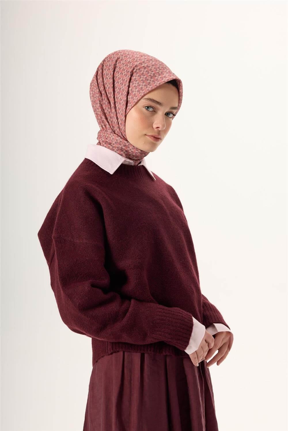 İnce Pamuk Soft Eşarp Şeftali-Antrasit Taş Desenli Kaymaz Dokulu Nefes Alan 90x90