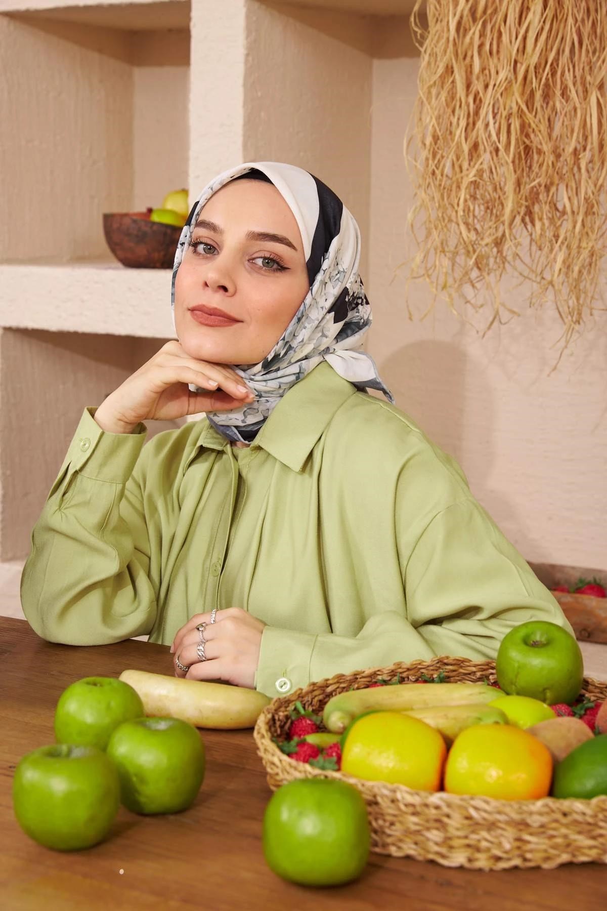 İpekhan Flowers Serisi Beyaz Siyah Pamuk Viskon Eşarp 1115-07