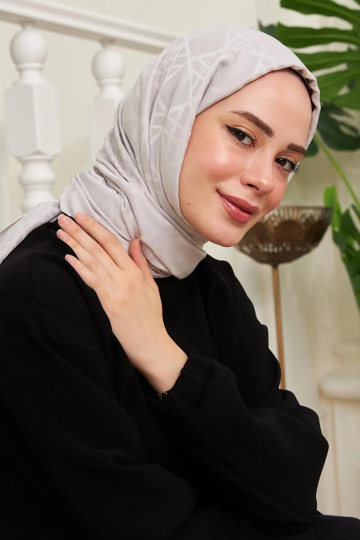 İpekli Jakar Serisi Harmoni Desen Açık Gri Jakarlı Şal 9001-13