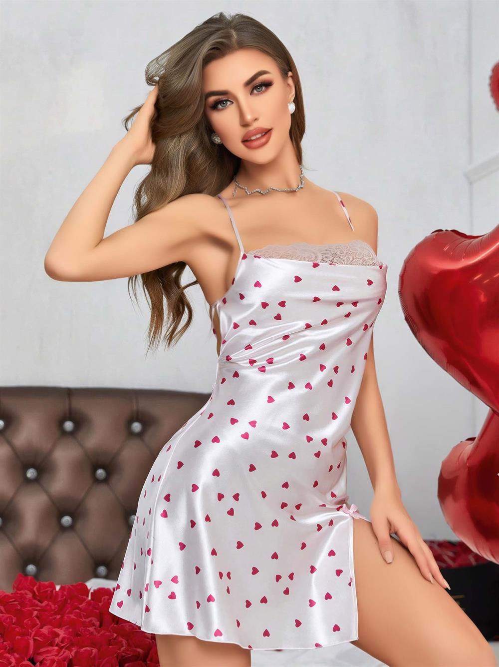 Kadın Beyaz Fuşya Kalp Desenli saten Gecelik 2219