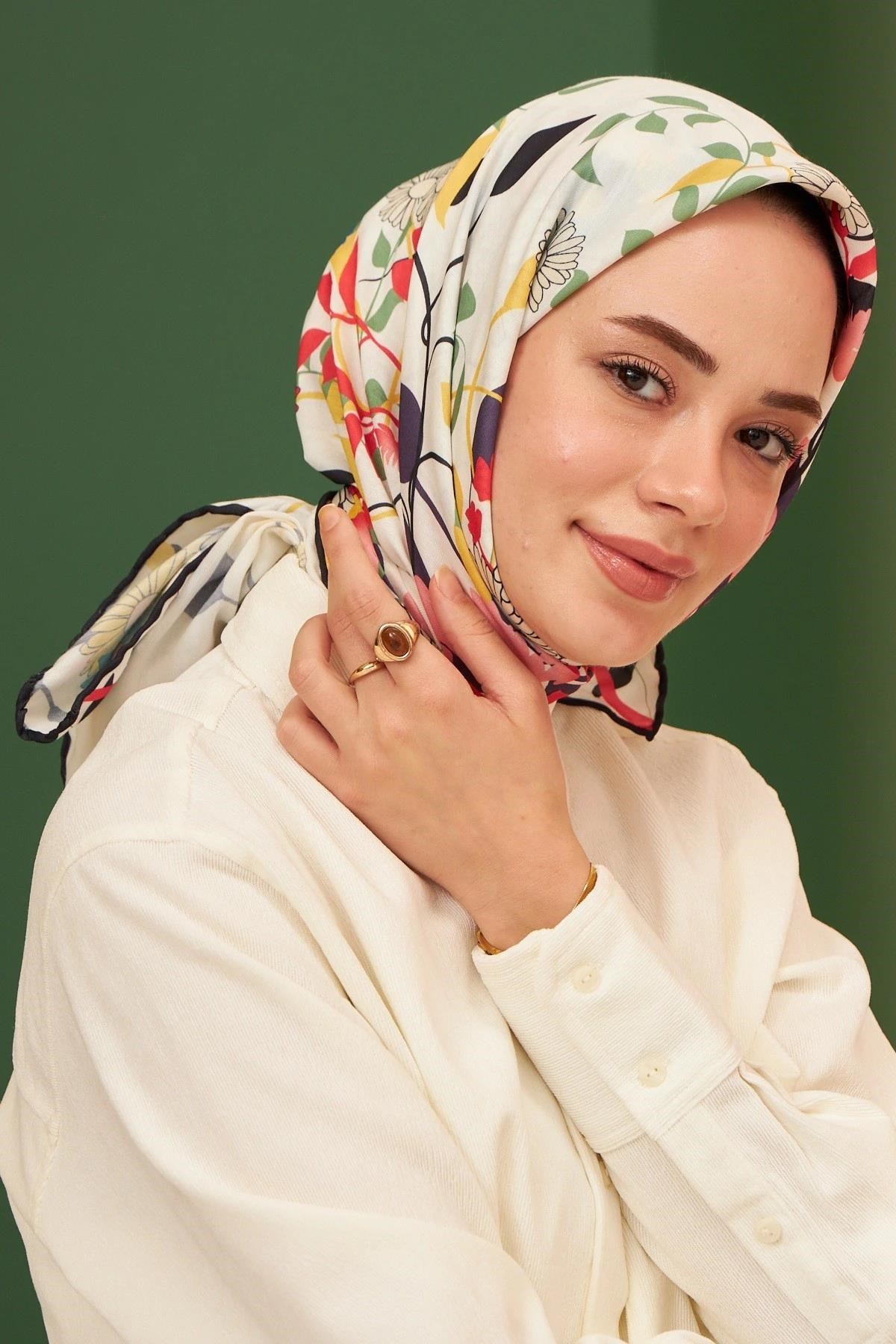 La Flores Beyaz Pamuk Viskon Eşarp Modeli