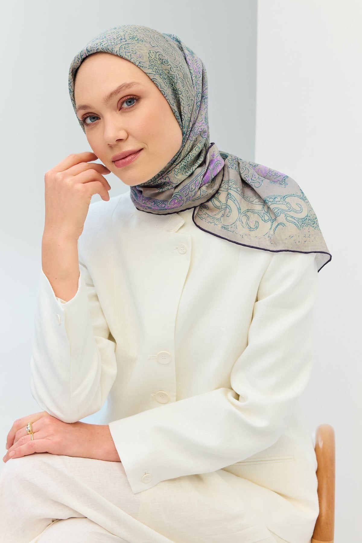 Monare Eşarp Etnik Motif Gri 90x90
