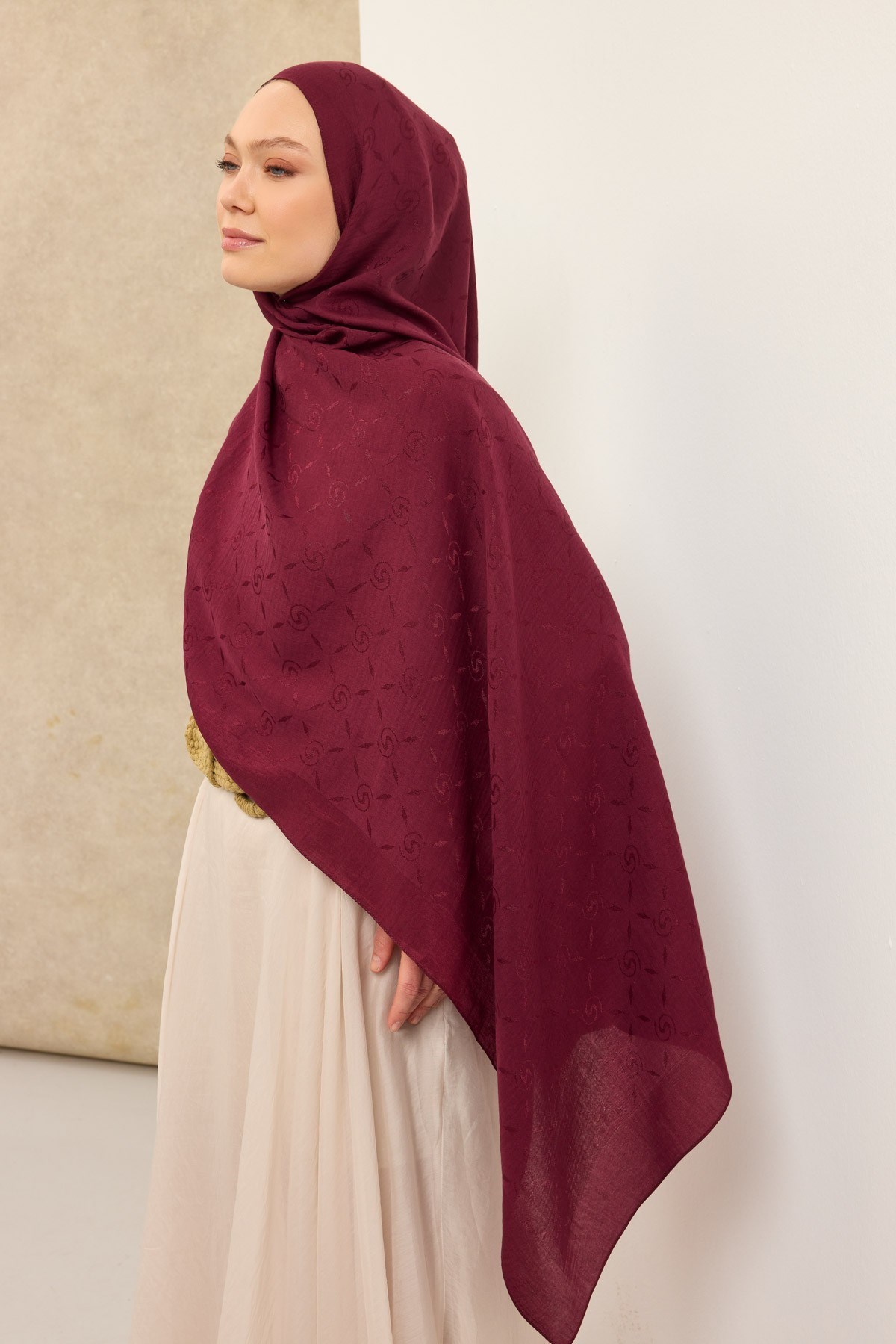 Naia Pamuk Şal Maxi Monogram Vişne