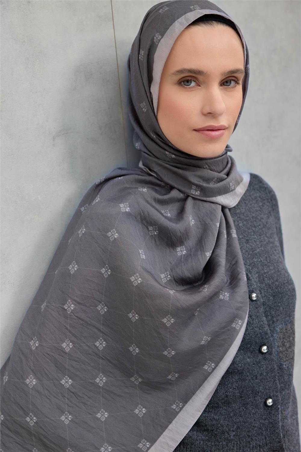 Olinda Şal Monogram Desen Füme 75*195