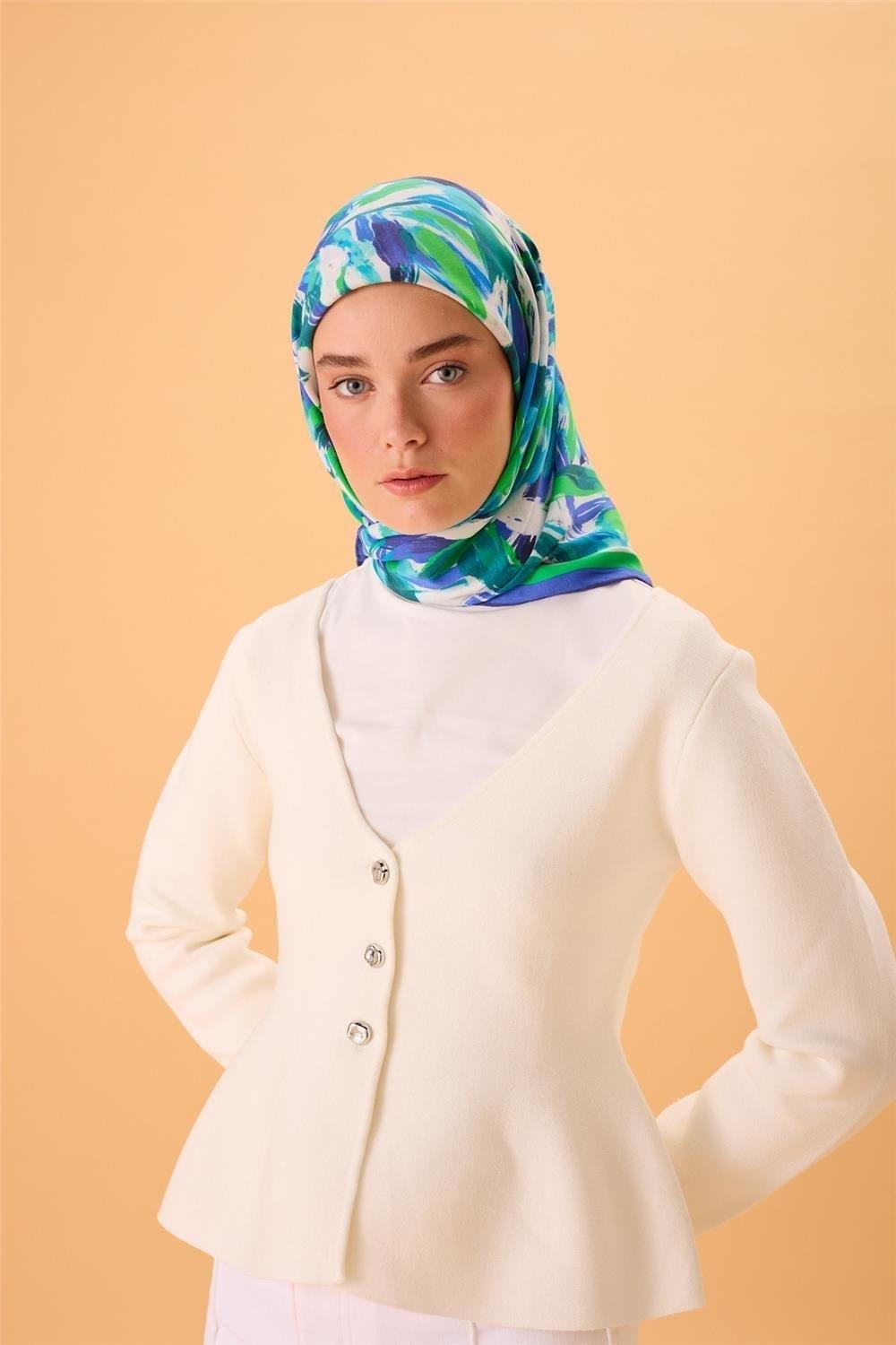 Organik Pamuk İpek Eşarp Morcivert-Lacivert-Patina Yeşili-Mavi-Bebe Mavi Desenli Kaymaz Tok Duruşlu 90x90