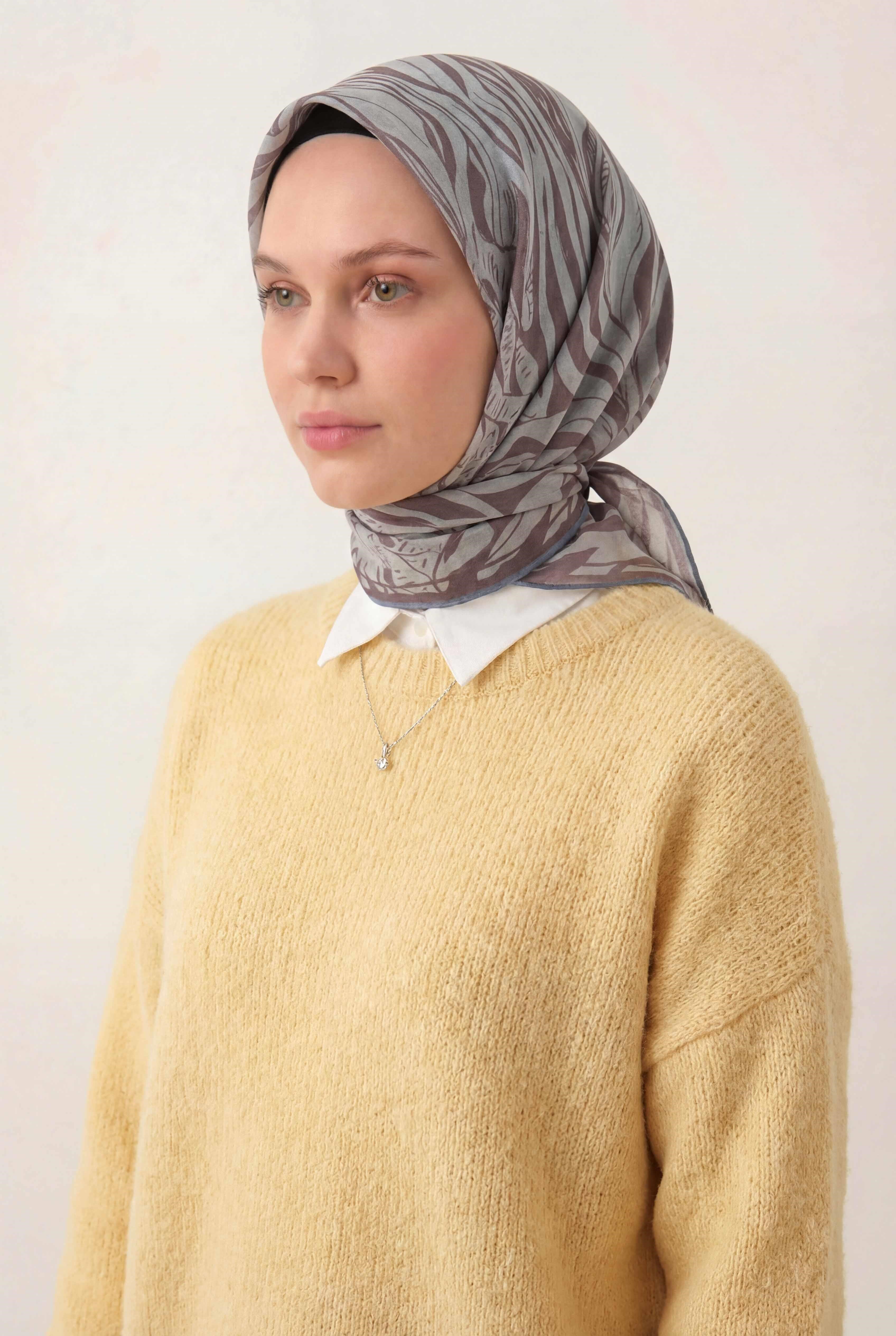 Pamuk Karışımlı Eşarp Buz Mavisi Zebra Desen Soft Dokulu Kaymaz 90X90